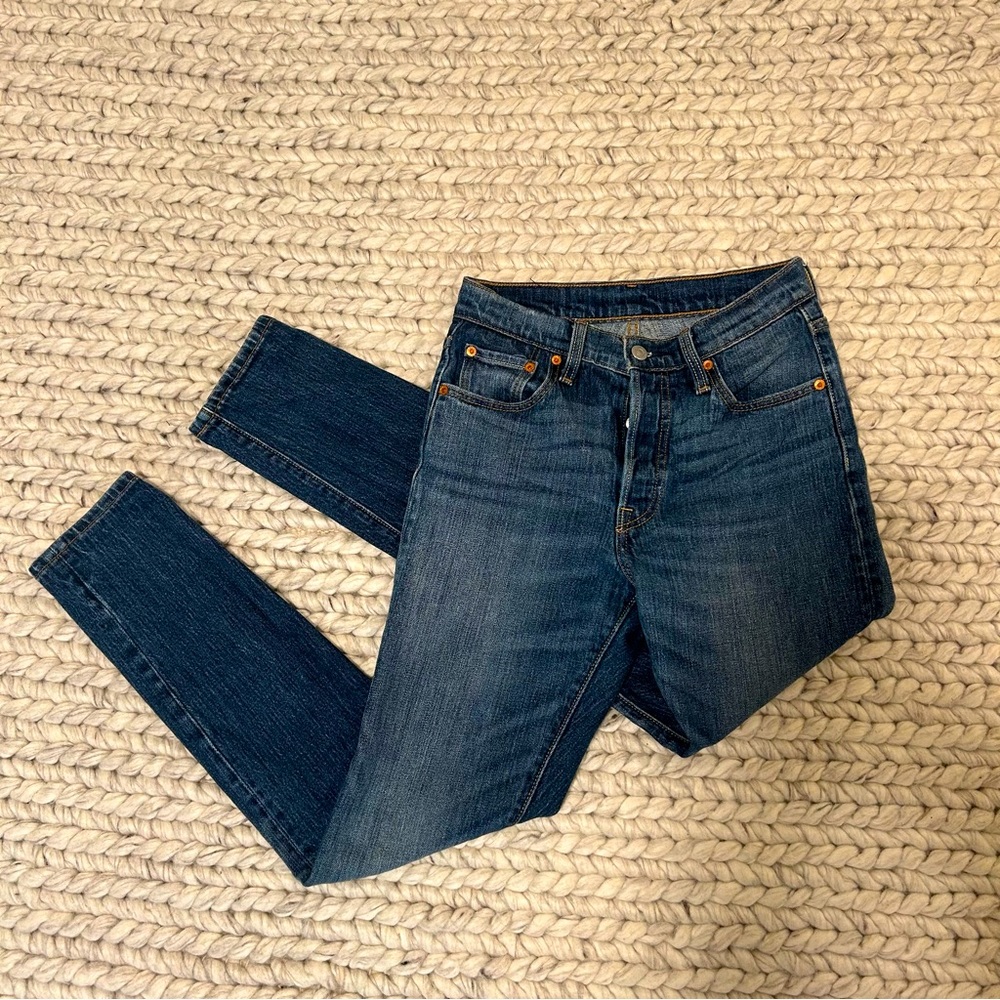 Levi Skinny 501s
